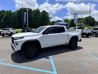 Used 2024 GMC Canyon Elevation w/ Trailering Package