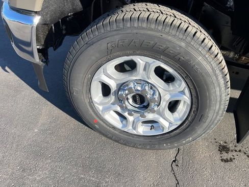 New 2026 Ford F250 XLT w/ XLT Premium Package image 9