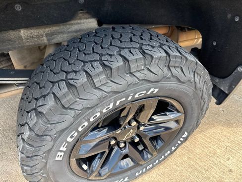Used 2019 Chevrolet Silverado 1500 LT Trail Boss AWD/4WD image 15