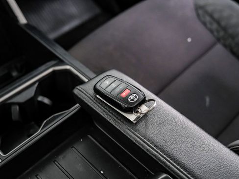 Used 2022 Toyota Tundra SR5 w/ SR5 Convenience Package image 50