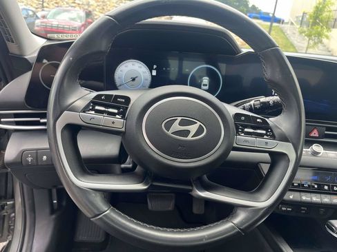 Certified 2024 Hyundai Elantra SEL w/ Convenience Package FWD image 15