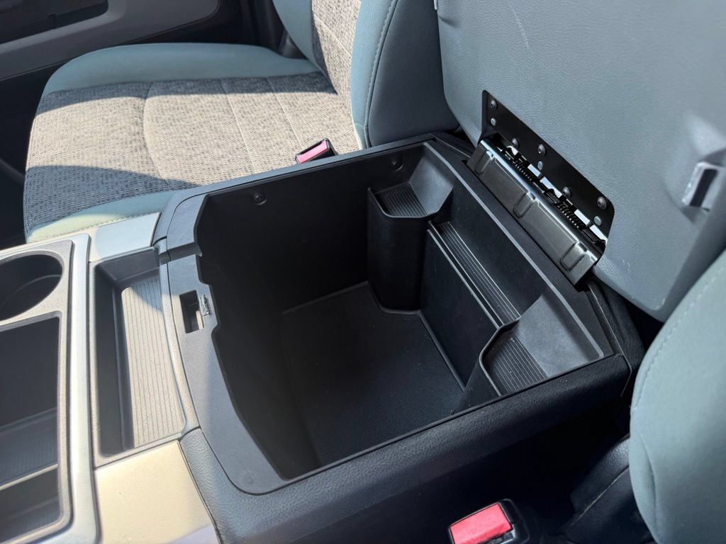 Used 2015 RAM 1500 Big Horn RWD image 26
