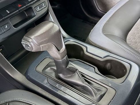 Used 2018 Chevrolet Colorado Z71 w/ Z71 Midnight Edition image 18