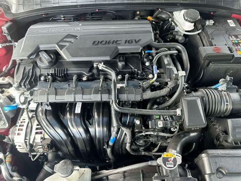 Used 2025 Hyundai Elantra Sport FWD image 12