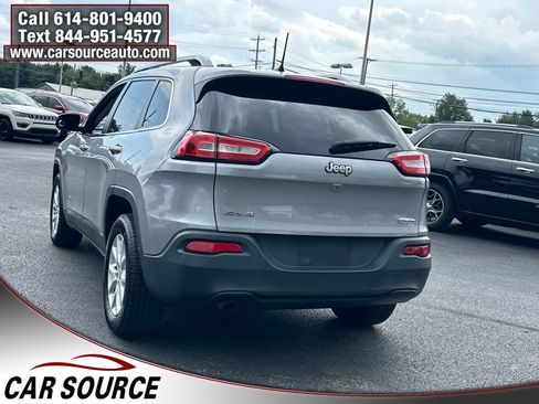Used 2017 Jeep Cherokee Latitude w/ Comfort/Convenience Group AWD/4WD image 6