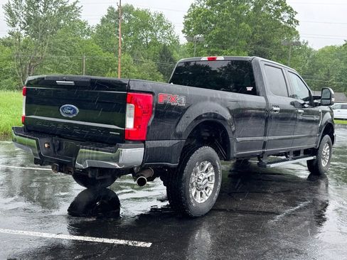 Used 2017 Ford F250 XLT w/ XLT Premium Package AWD/4WD image 5