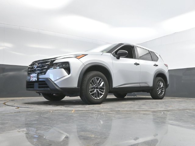 Used 2024 Nissan Rogue S AWD/4WD image 44