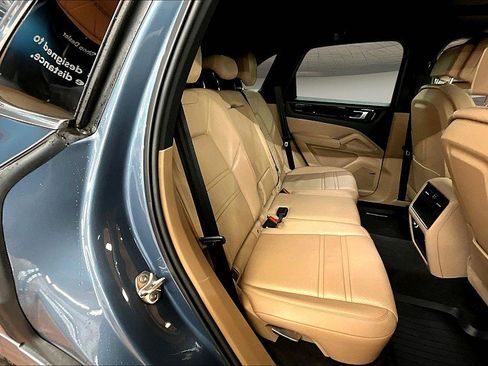 Used 2019 Porsche Cayenne image 26