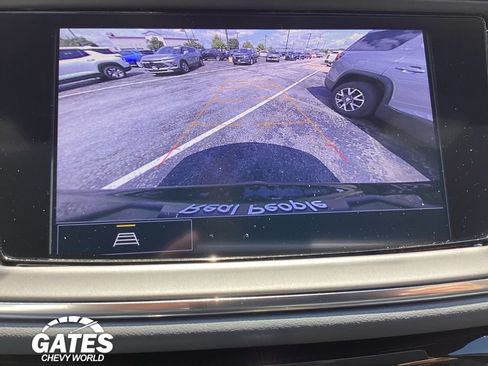 Used 2023 Buick Enclave Essence FWD image 18