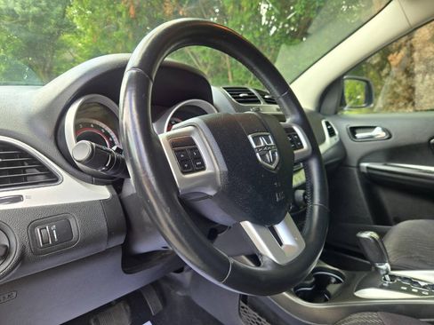 Used 2014 Dodge Journey SXT FWD image 20