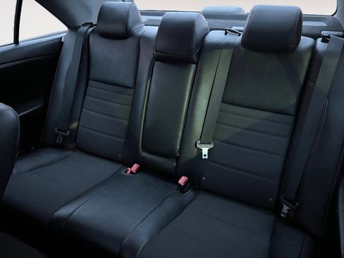 Used 2017 Toyota Camry SE image 13