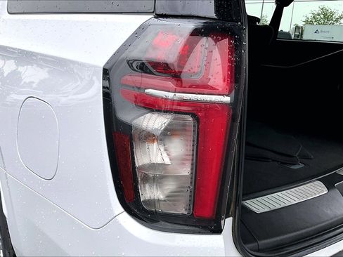 Used 2023 Chevrolet Suburban Premier AWD/4WD image 29