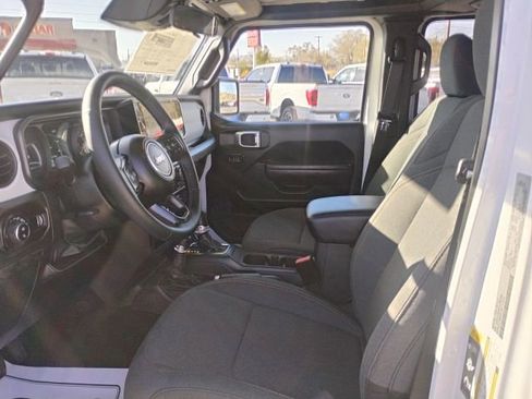 New 2026 Jeep Gladiator Sport AWD/4WD image 9