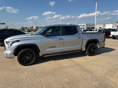Used 2024 Toyota Tundra Limited AWD/4WD image 4