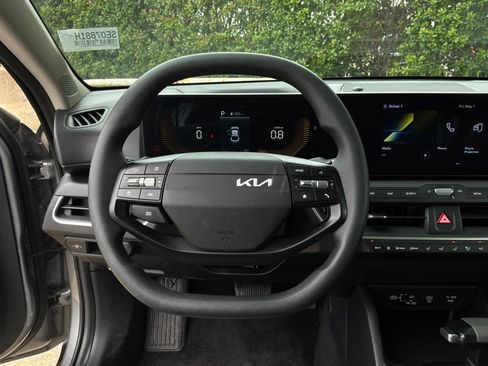 Used 2025 Kia K4 FWD image 12