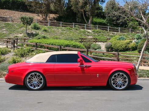 Used 2010 Rolls-Royce Phantom Drophead Coupe image 11