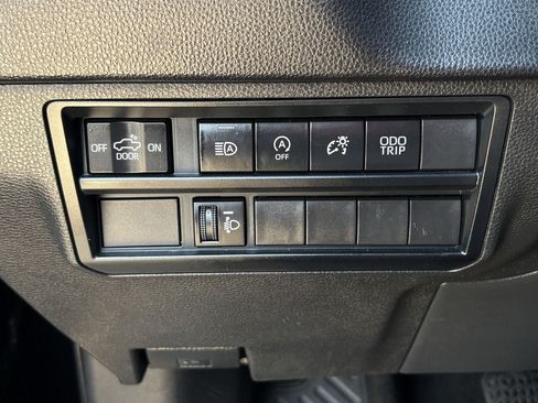 Used 2022 Toyota Tundra SR5 AWD/4WD image 21