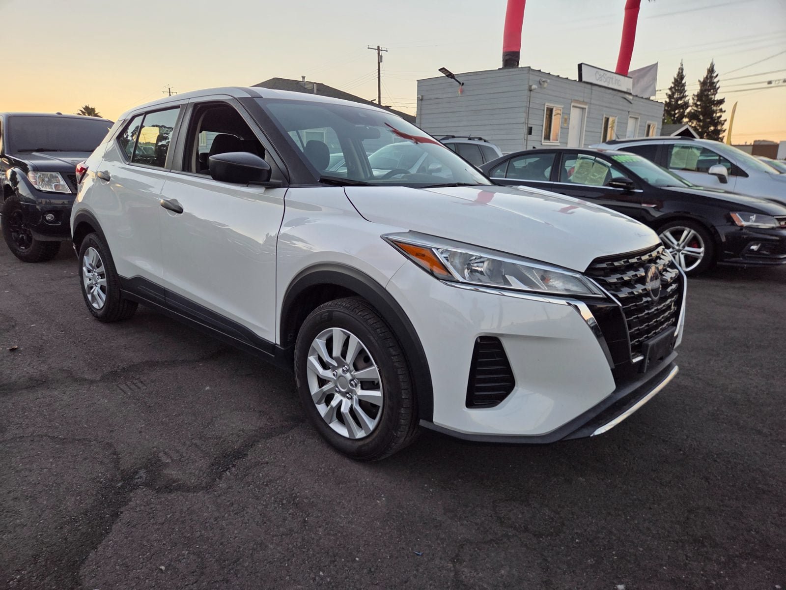 Used 2023 Nissan Kicks S FWD image 5