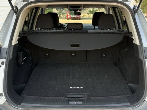Used 2023 Nissan Rogue SV FWD image 29