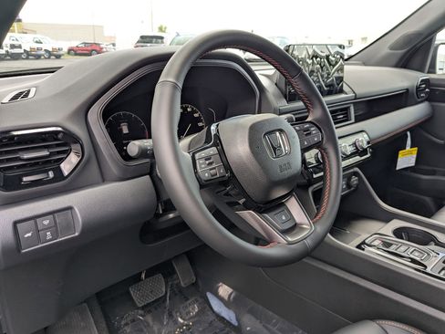 New 2025 Honda Pilot TrailSport image 12