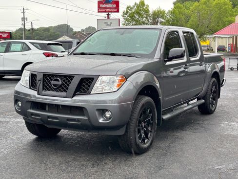 Used 2021 Nissan Frontier SV w/ Midnight Edition Floor Mats RWD image 1