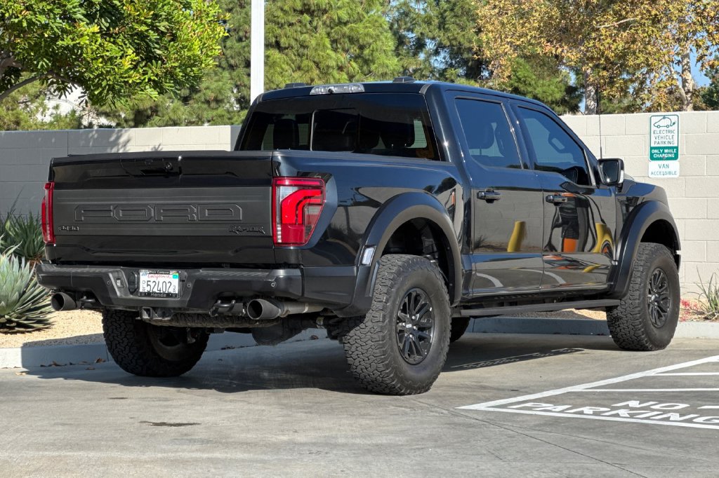 Used 2024 Ford F150 Raptor AWD/4WD image 10