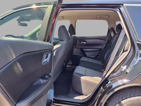 Certified 2025 Nissan Rogue SV image 25