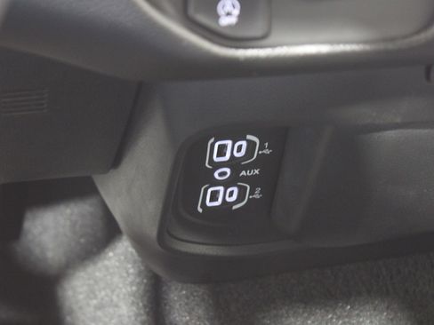 Used 2025 RAM 1500 Laramie image 22