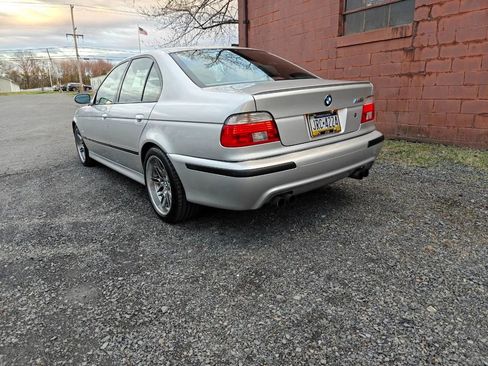 Used 2003 BMW M5 image 3