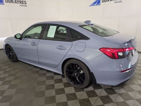 Used 2023 Honda Civic Sport image 3