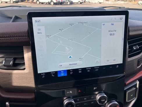 Used 2024 Ford Expedition Limited image 3