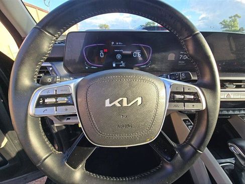 Used 2025 Kia Telluride S FWD image 4