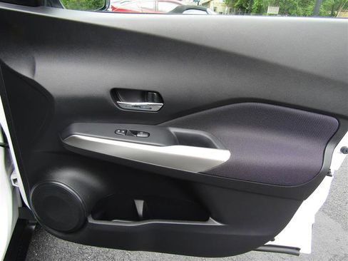 Used 2019 Nissan Kicks SV image 25