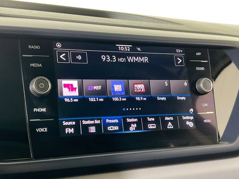 Used 2022 Volkswagen Taos SE image 15