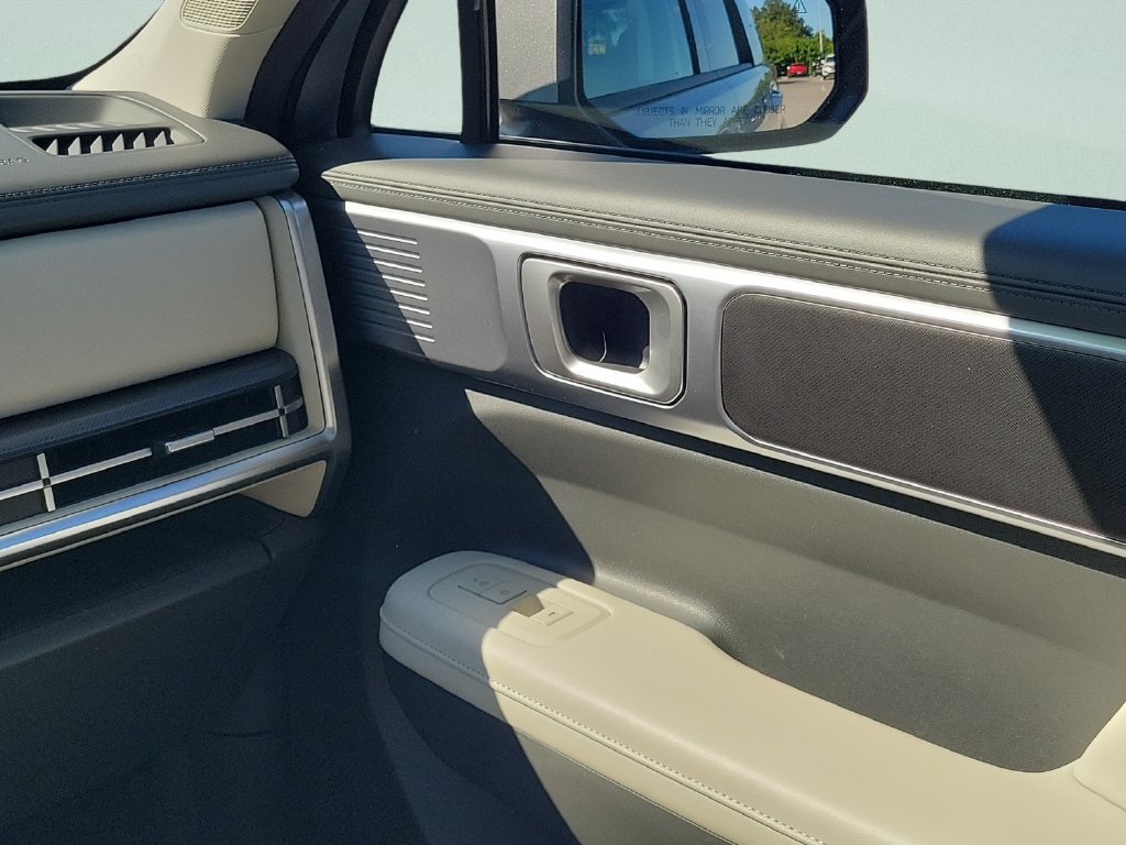 Certified 2025 Hyundai Santa Fe SEL FWD image 13