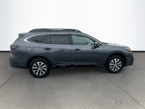 Used 2022 Subaru Outback Premium image 8