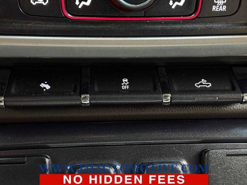 Used 2015 GMC Sierra 1500 SLT w/ SLT Crew Cab Value Package image 32