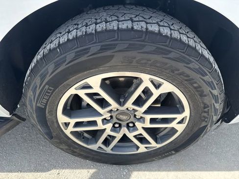 Used 2025 Ford Expedition Active AWD/4WD image 34