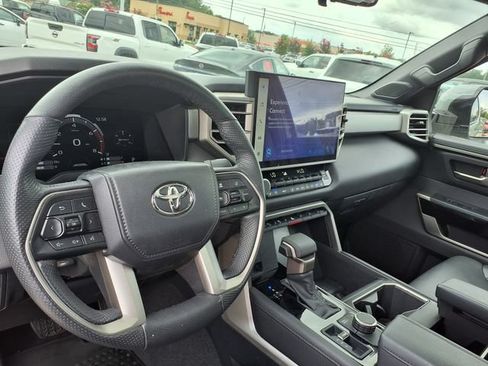 Used 2025 Toyota Tundra Limited AWD/4WD image 4