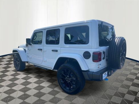 Used 2024 Jeep Wrangler Unlimited Sahara AWD/4WD image 6