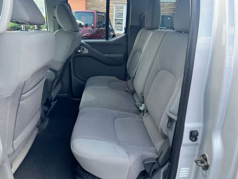 Used 2012 Nissan Frontier SV w/ SV Premium Utility Pkg image 13