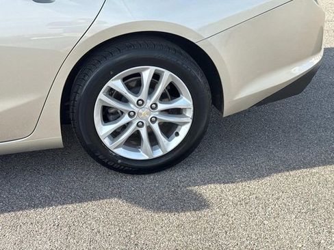 Used 2016 Chevrolet Malibu LT image 11