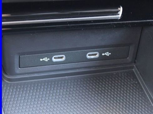 Used 2025 Volkswagen Atlas Cross Sport SE w/ Panoramic Sunroof Package image 41