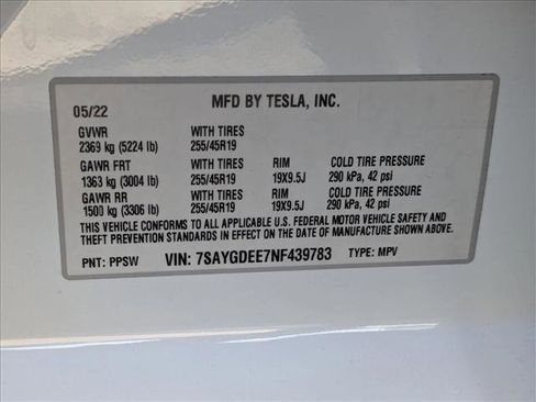 Used 2022 Tesla Model Y Long Range image 28