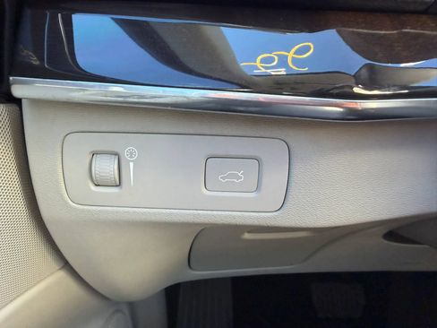 Used 2019 Volvo XC90 T5 Momentum FWD image 17