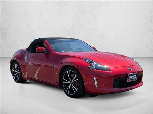 Used 2018 Nissan 370Z Touring Sport RWD image 3