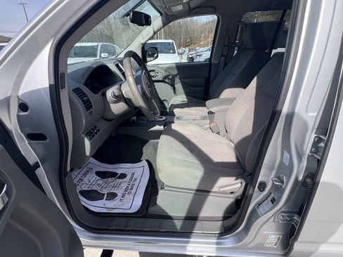 Used 2021 Nissan Frontier SV image 12