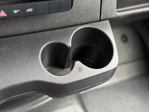 Used 2021 Mercedes-Benz Sprinter 2500 image 18