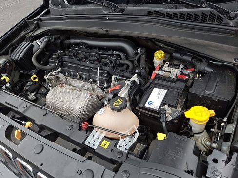 Certified 2021 Jeep Renegade Sport w/ Sport Appearance Group image 27