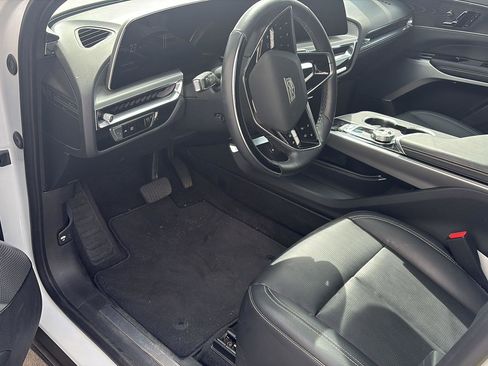 Used 2024 Cadillac Lyriq Sport image 2